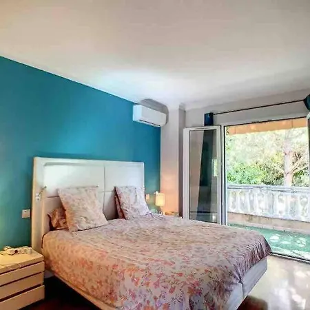 Villa Superb Villa, Swimming Pool, Secluded Gardens *