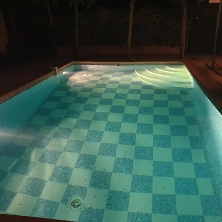 Villa Superb Villa, Swimming Pool, Secluded Gardens
